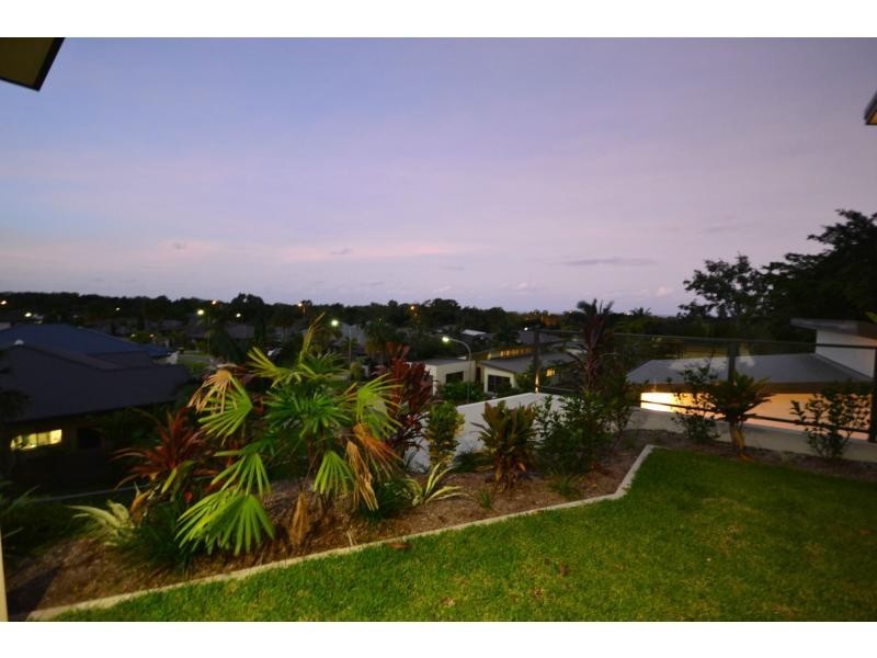9 Seascape Close, Palm Cove QLD 4879