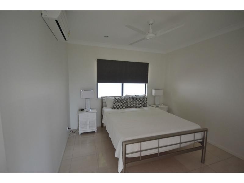 9 Seascape Close, Palm Cove QLD 4879