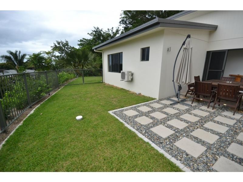 9 Seascape Close, Palm Cove QLD 4879