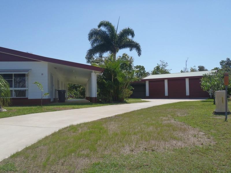 10 Bardon Close, Kurrimine Beach, Kurrimine Beach QLD 4871
