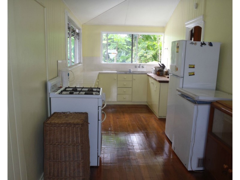 6 Henry Street, Silkwood QLD 4856