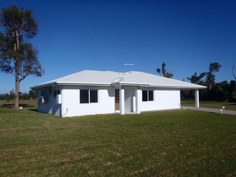 13 DALGLEISH Street, Kurrimine Beach QLD 4871