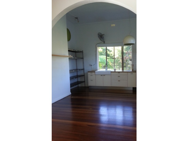 18 Albert Street, Silkwood QLD 4856