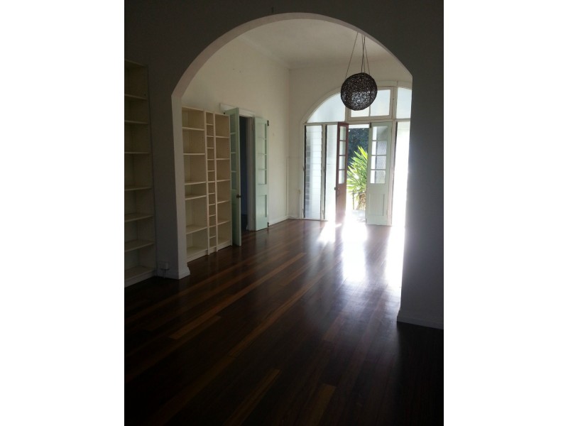 18 Albert Street, Silkwood QLD 4856