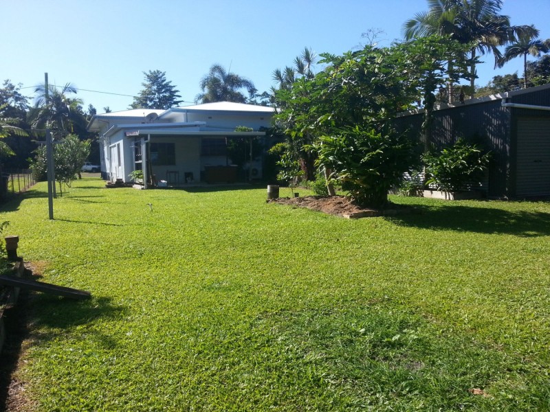 18 Albert Street, Silkwood QLD 4856