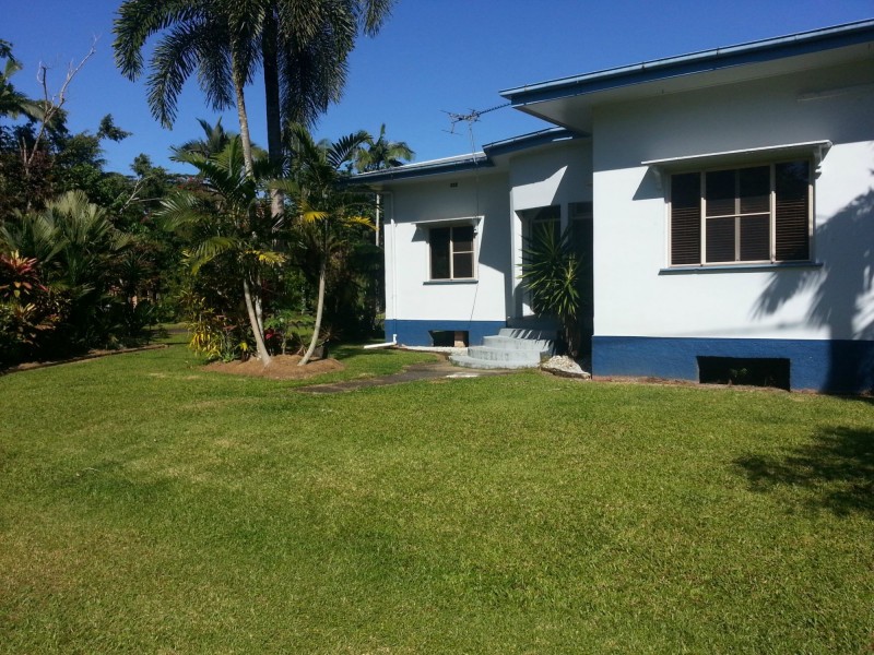 18 Albert Street, Silkwood QLD 4856