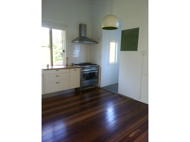 18 Albert Street, Silkwood QLD 4856