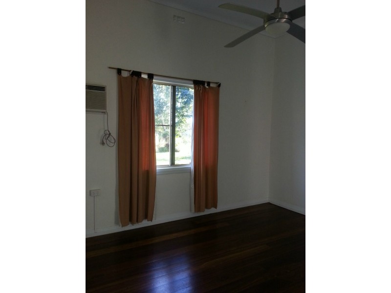 18 Albert Street, Silkwood QLD 4856