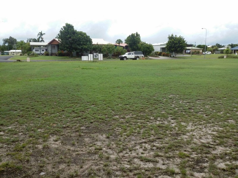 6 Rowe Street, Kurrimine Beach QLD 4871