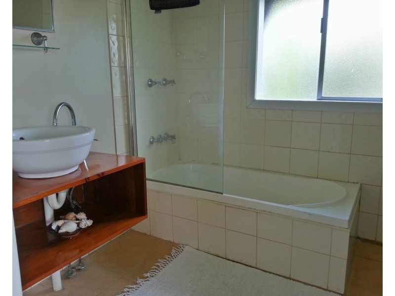 3 Walter Lver Road, Silkwood QLD 4856