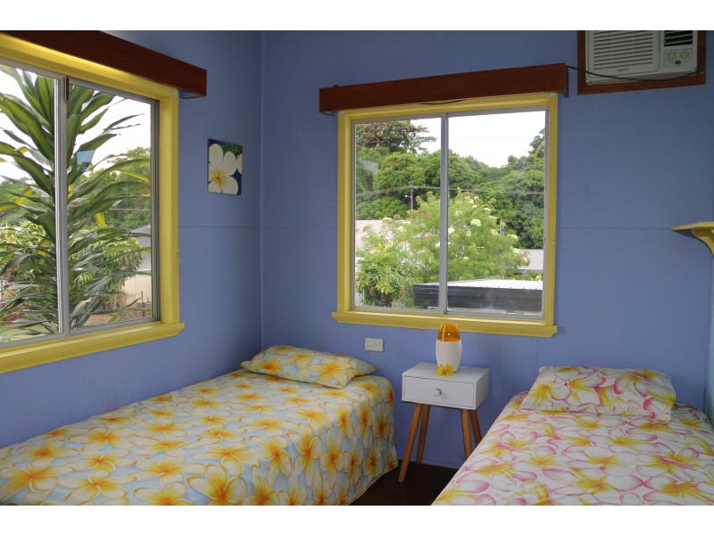 10 Hargreave Street, Kurrimine Beach QLD 4871