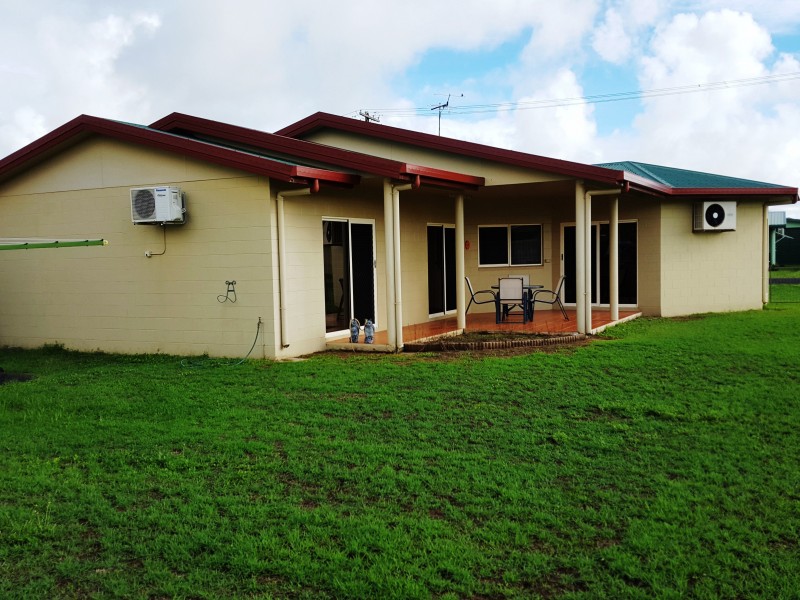 3 Tate St, Kurrimine Beach QLD 4871