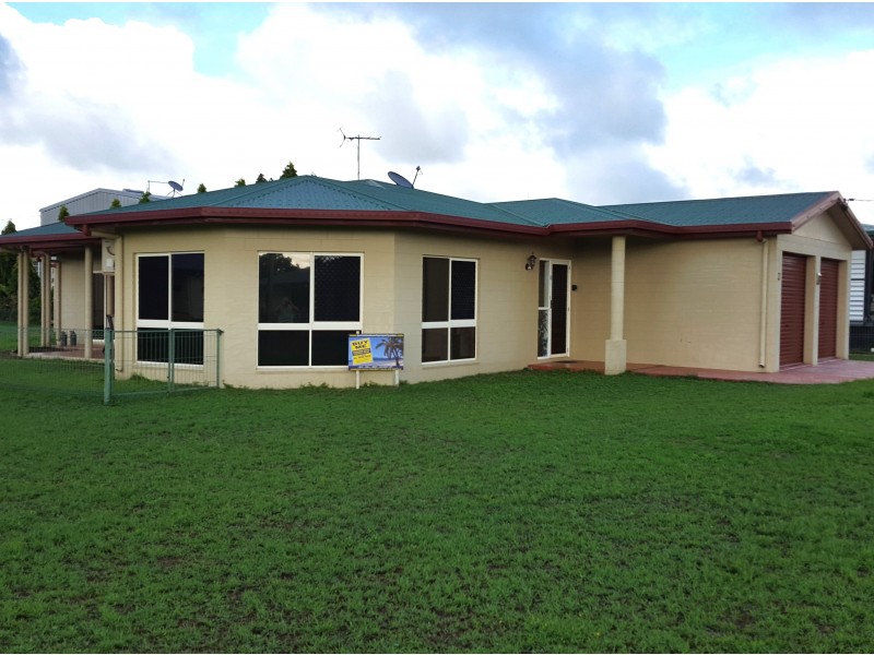 3 Tate St, Kurrimine Beach QLD 4871