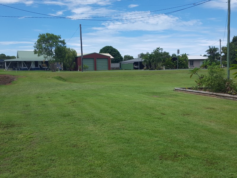 19 Hawthorne Dr, Kurrimine Beach QLD 4871