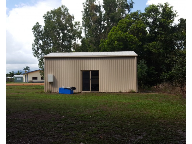10 Rowe St, Kurrimine Beach QLD 4871