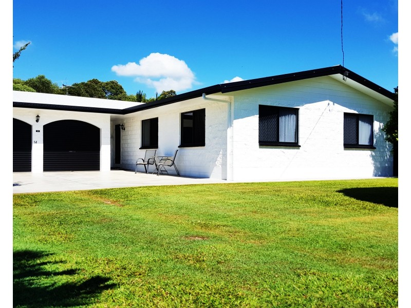 14 Andrews St, Kurrimine Beach QLD 4871