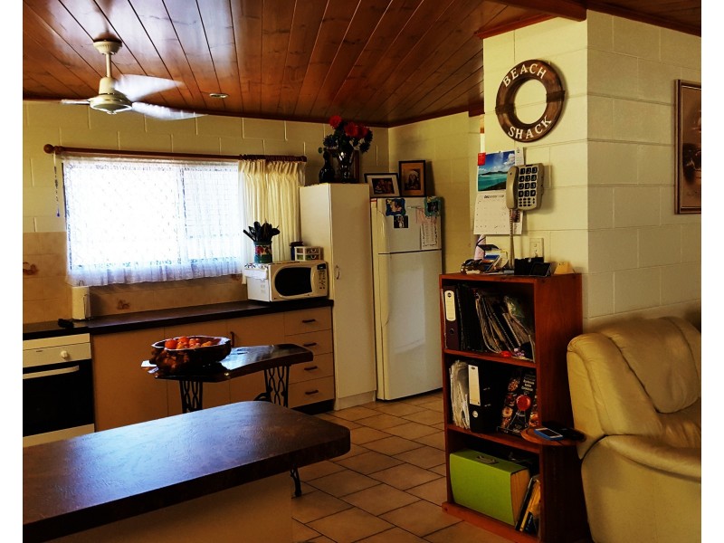 14 Andrews St, Kurrimine Beach QLD 4871