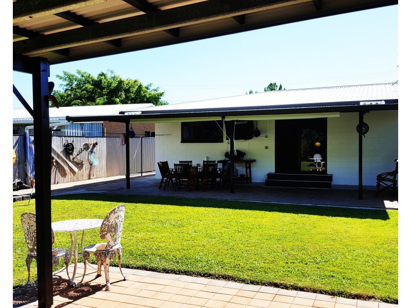 14 Andrews St, Kurrimine Beach QLD 4871