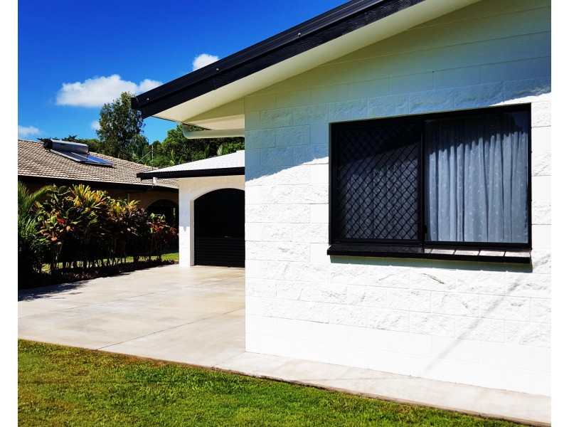 14 Andrews St, Kurrimine Beach QLD 4871