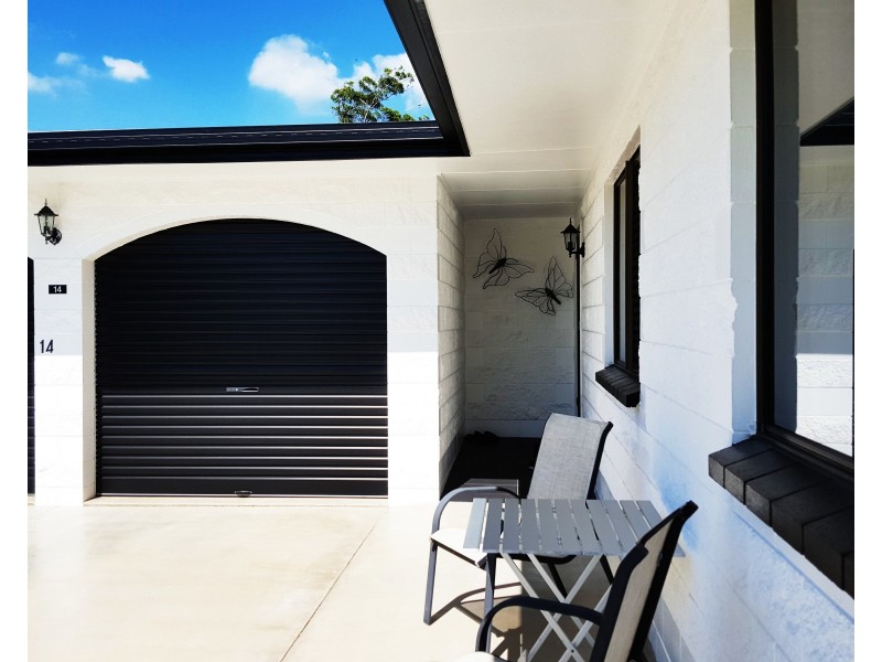 14 Andrews St, Kurrimine Beach QLD 4871