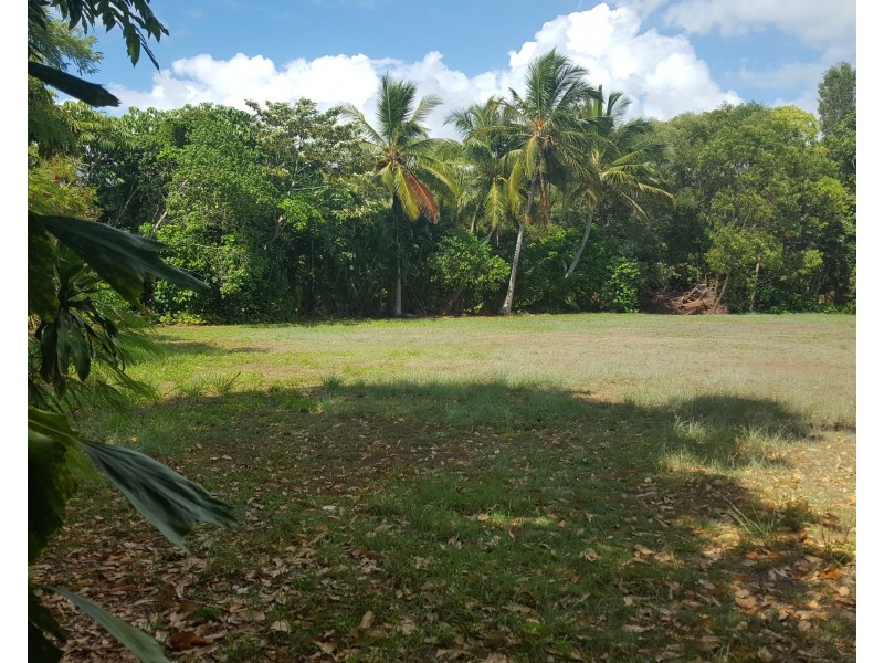 26 Andrews St, Kurrimine Beach QLD 4871
