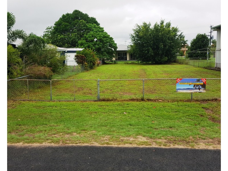 7 Robert Johnstone Pde, Kurrimine Beach QLD 4871