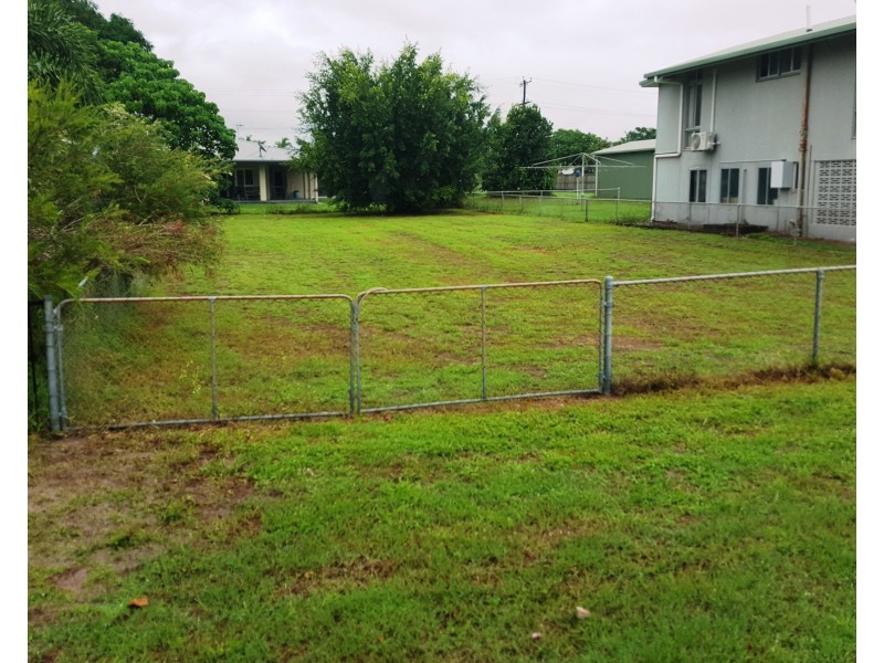 7 Robert Johnstone Pde, Kurrimine Beach QLD 4871