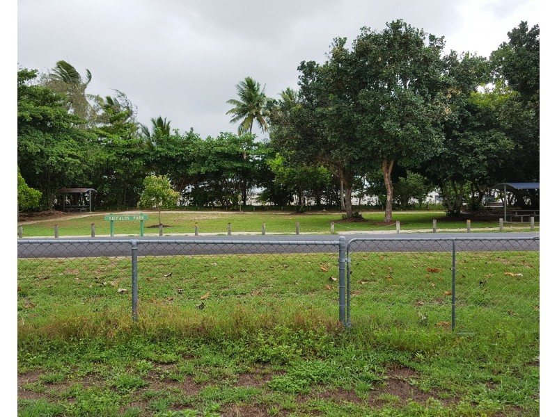 7 Robert Johnstone Pde, Kurrimine Beach QLD 4871
