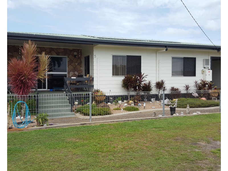 5 Tate St, Kurrimine Beach QLD 4871