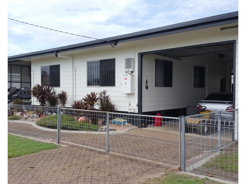 5 Tate St, Kurrimine Beach QLD 4871