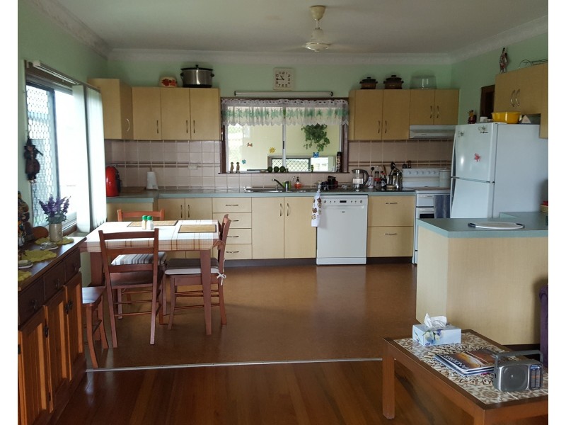 5 Tate St, Kurrimine Beach QLD 4871