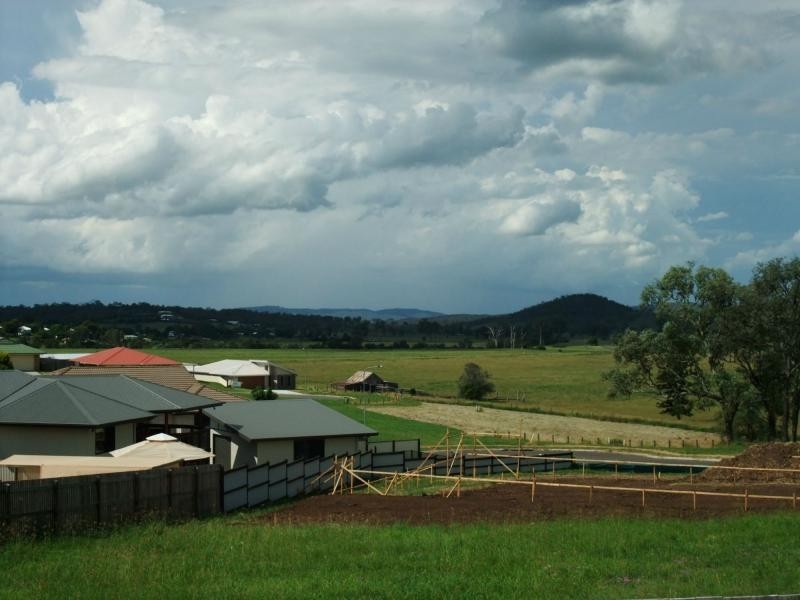 Dugandan QLD 4310