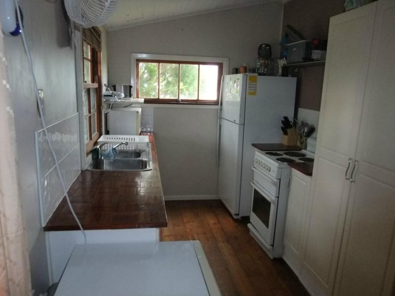 Dugandan QLD 4310