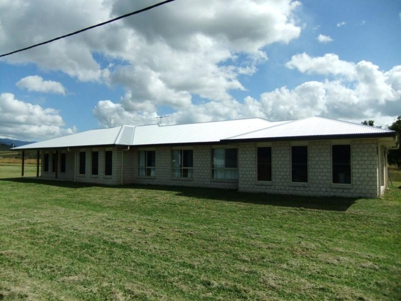 4 HUGHES Court, Aratula QLD 4309