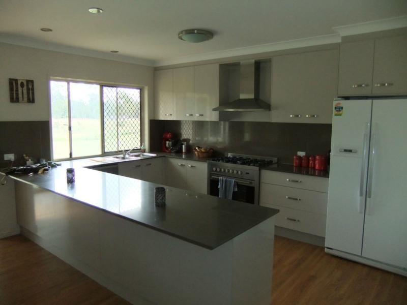 4 HUGHES Court, Aratula QLD 4309