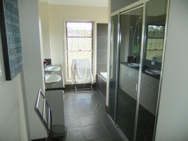 4 HUGHES Court, Aratula QLD 4309