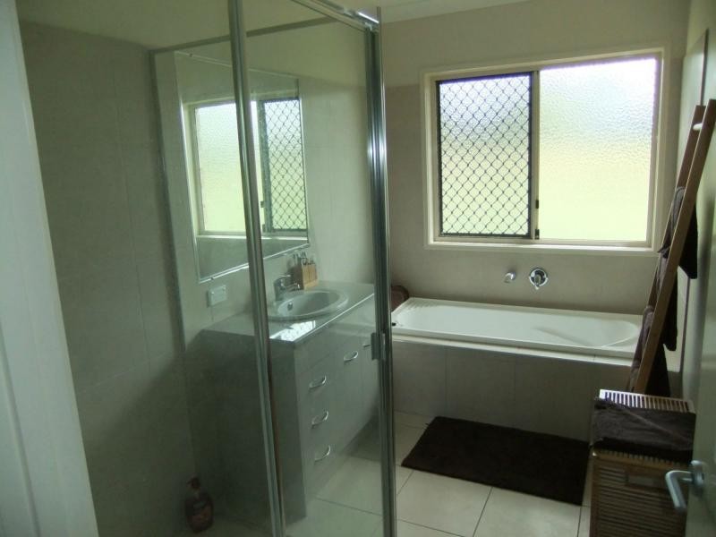 4 HUGHES Court, Aratula QLD 4309