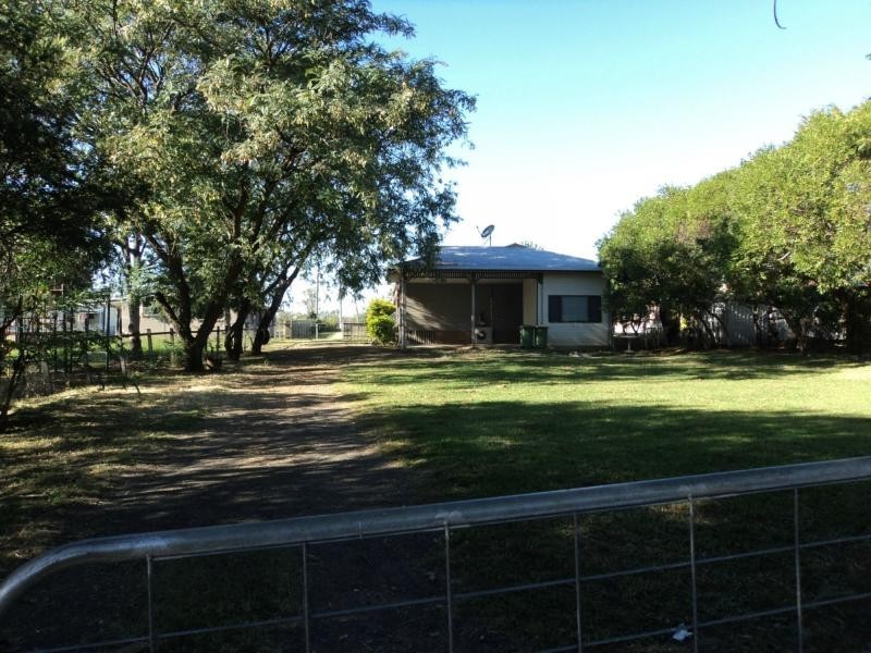 Peak Crossing QLD 4306