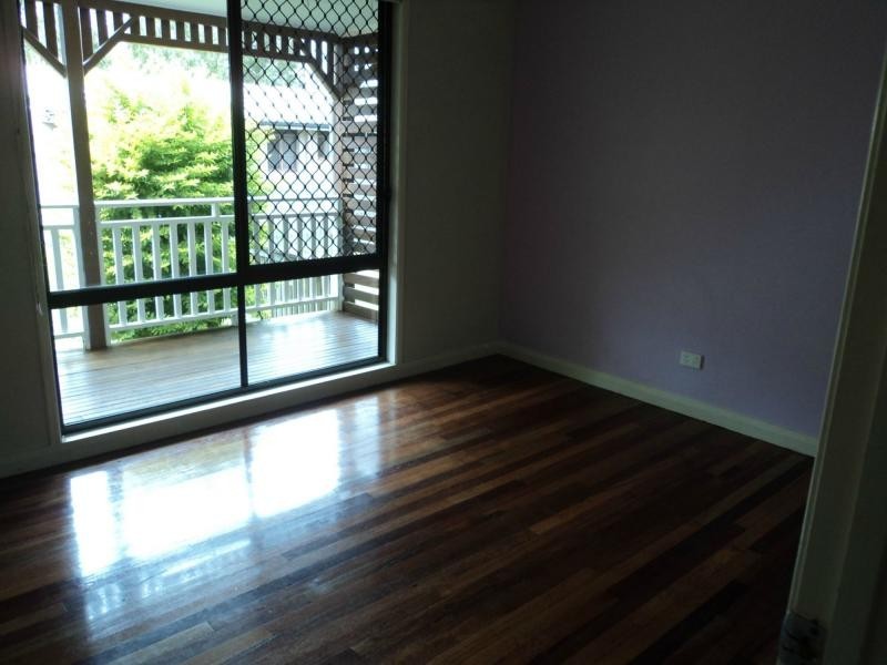 Peak Crossing QLD 4306