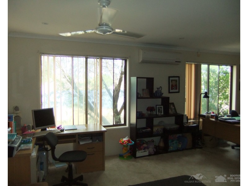 6 ELAVESOR Drive, Rosevale QLD 4340
