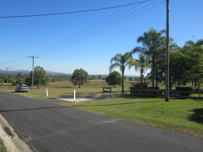 39 Mary Street, Harrisville QLD 4307