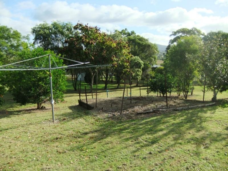 Dugandan QLD 4310
