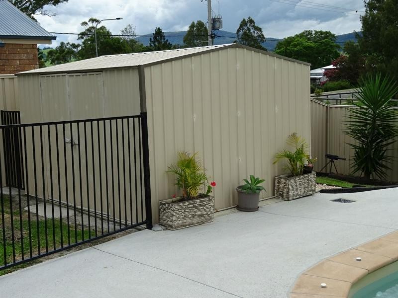 2 Stewart Court, Dugandan QLD 4310