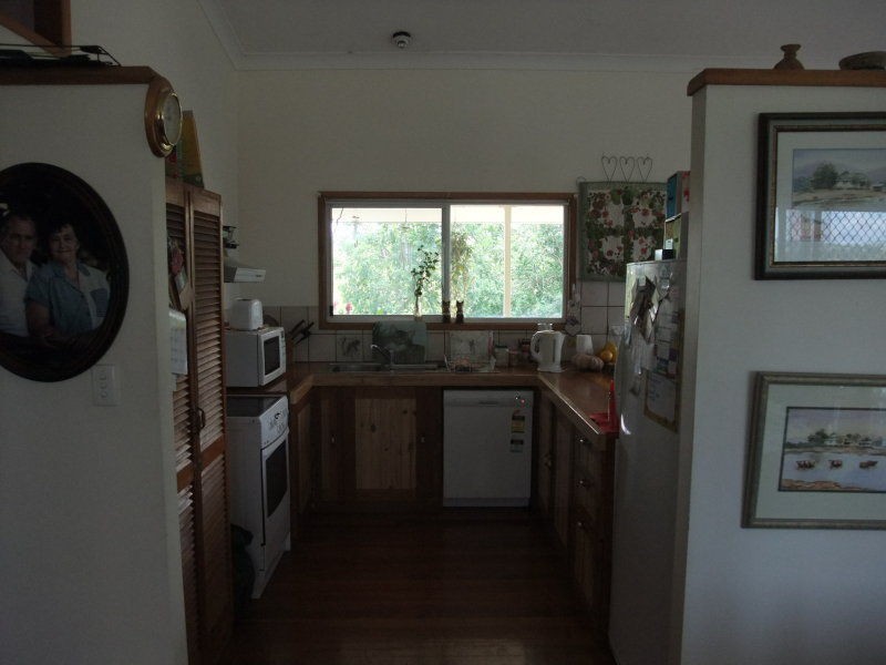 Hoya QLD 4310