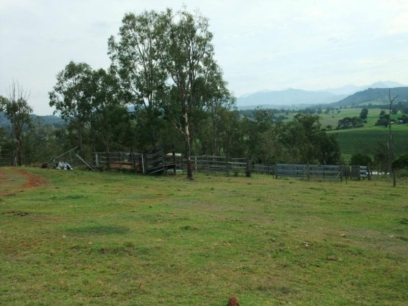 Dugandan QLD 4310