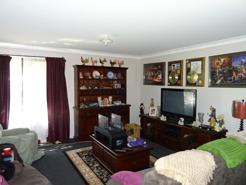 8 Hughes Court, Aratula QLD 4309