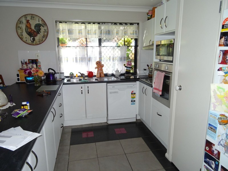 8 Hughes Court, Aratula QLD 4309