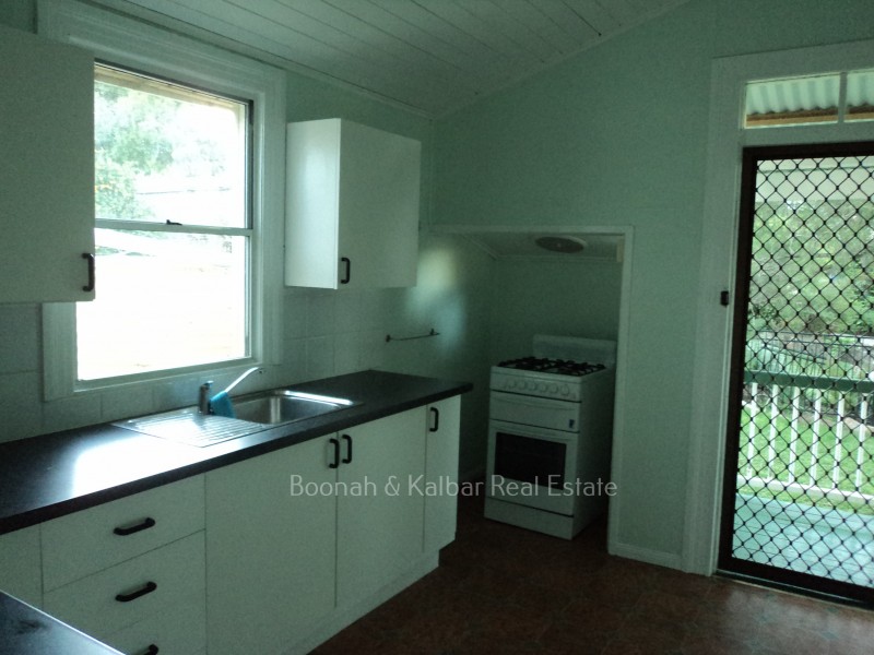 8 Leonard Street, Boonah QLD 4310