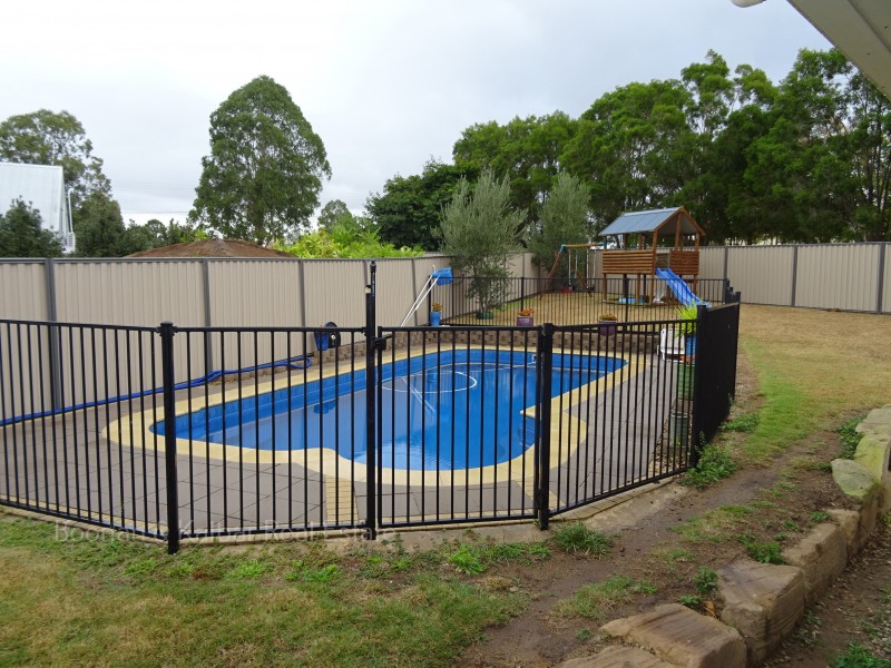 5 Woodfull St, Dugandan QLD 4310