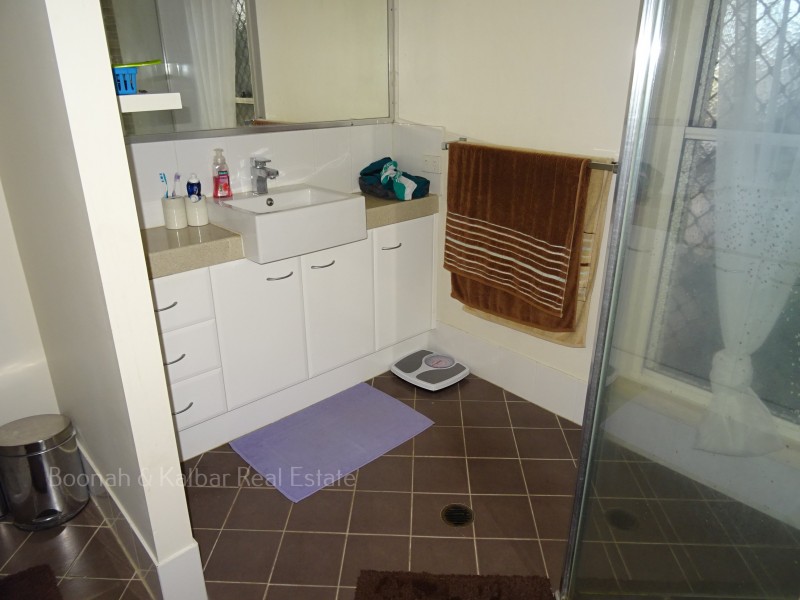 5 Woodfull St, Dugandan QLD 4310